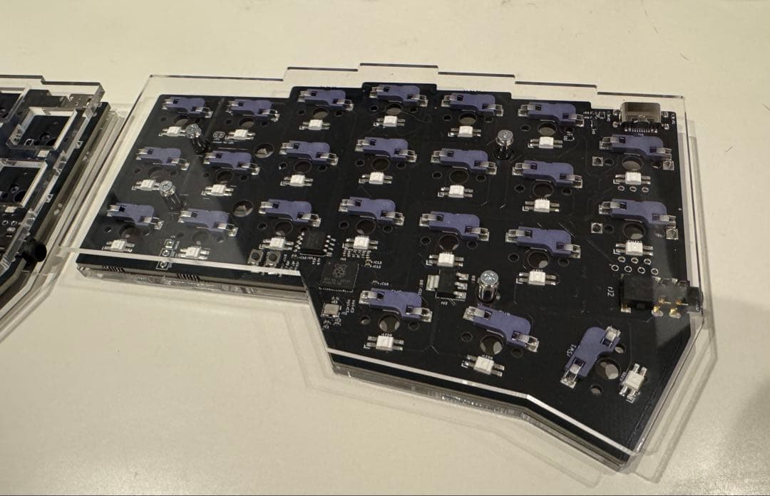 新品】corne v4 cherry 完成品 スケルトン 透明アクリル - メルカリ