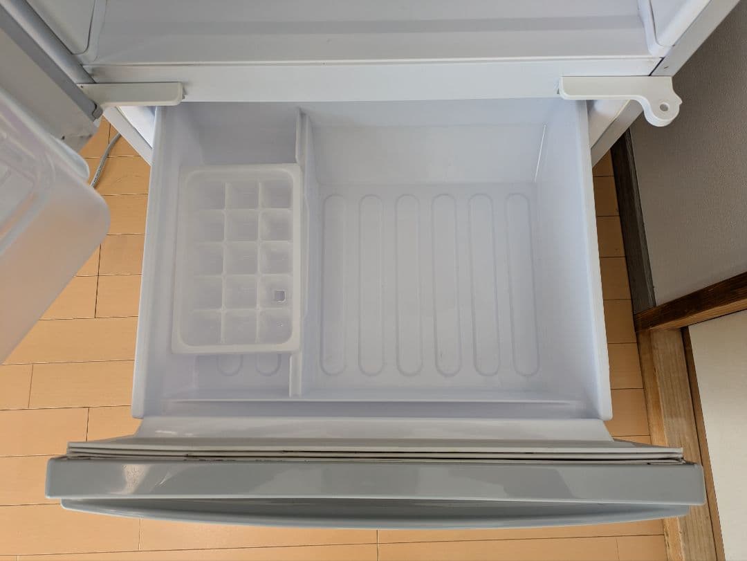 【送料込】どっちもドア SHARP 2016 137L SJ-D14B-S