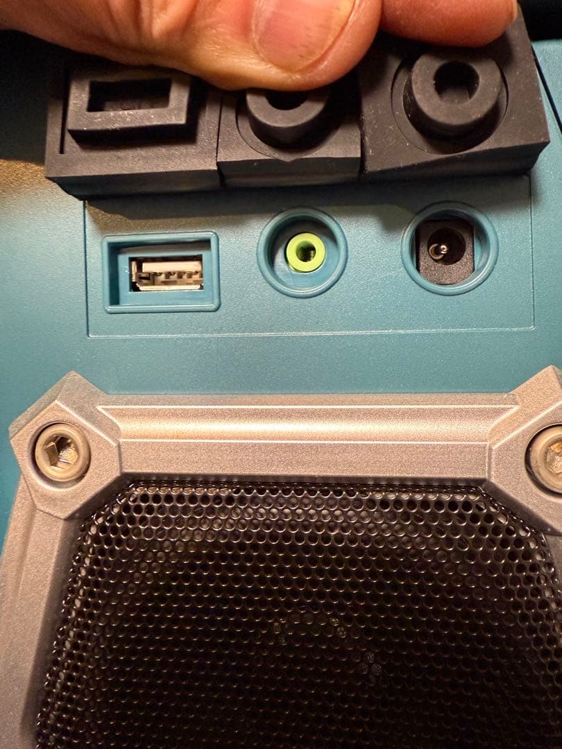 Makita TV100 ポータブルテレビ 10V型