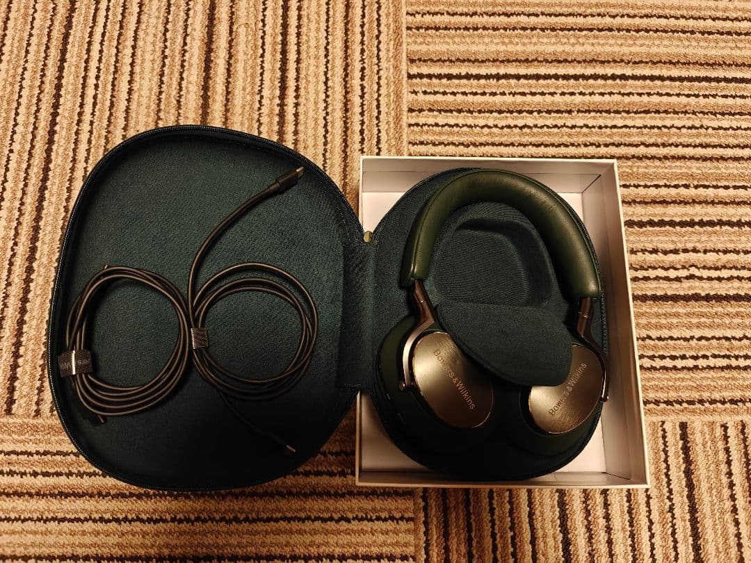 Bowers & Wilkins Px8/ダークフォレスト