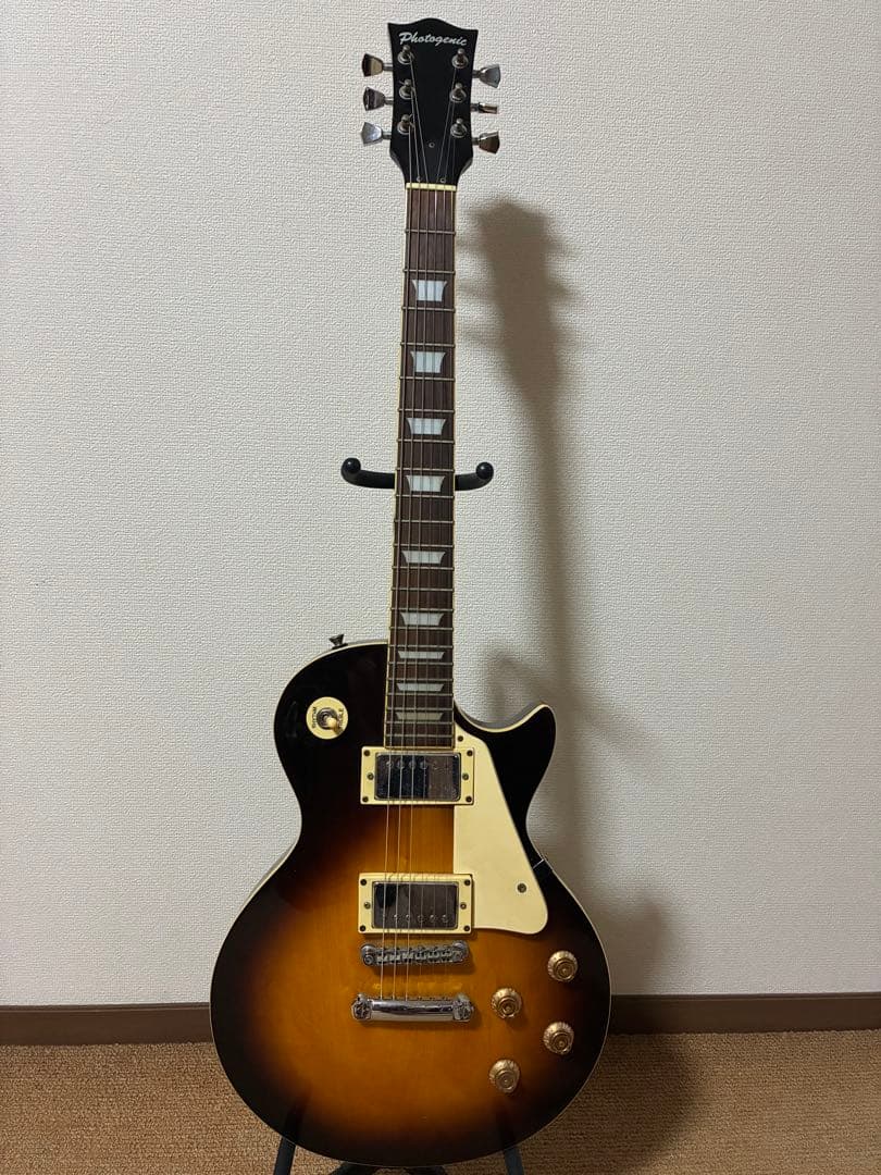 【値下げ‼️】エレキギター　レスポールスタイル サンバースト　動作確認済 値下げ‼️】エレキギター レスポールスタイル サンバースト 動作確認済