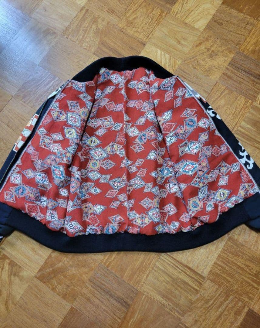 め1008着物リメイク正絹古布黒留袖縮緬江戸褄ジップアップスカジャン