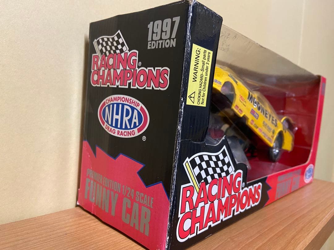 ファニーカー ムーンアイズ 1/24 レーシングチャンピオン 1997年