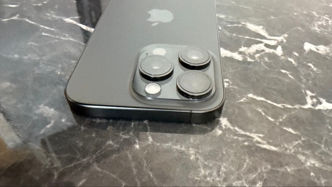 iPhone 15Pro 256GB ブラックチタニウム SIMフリー+ケース