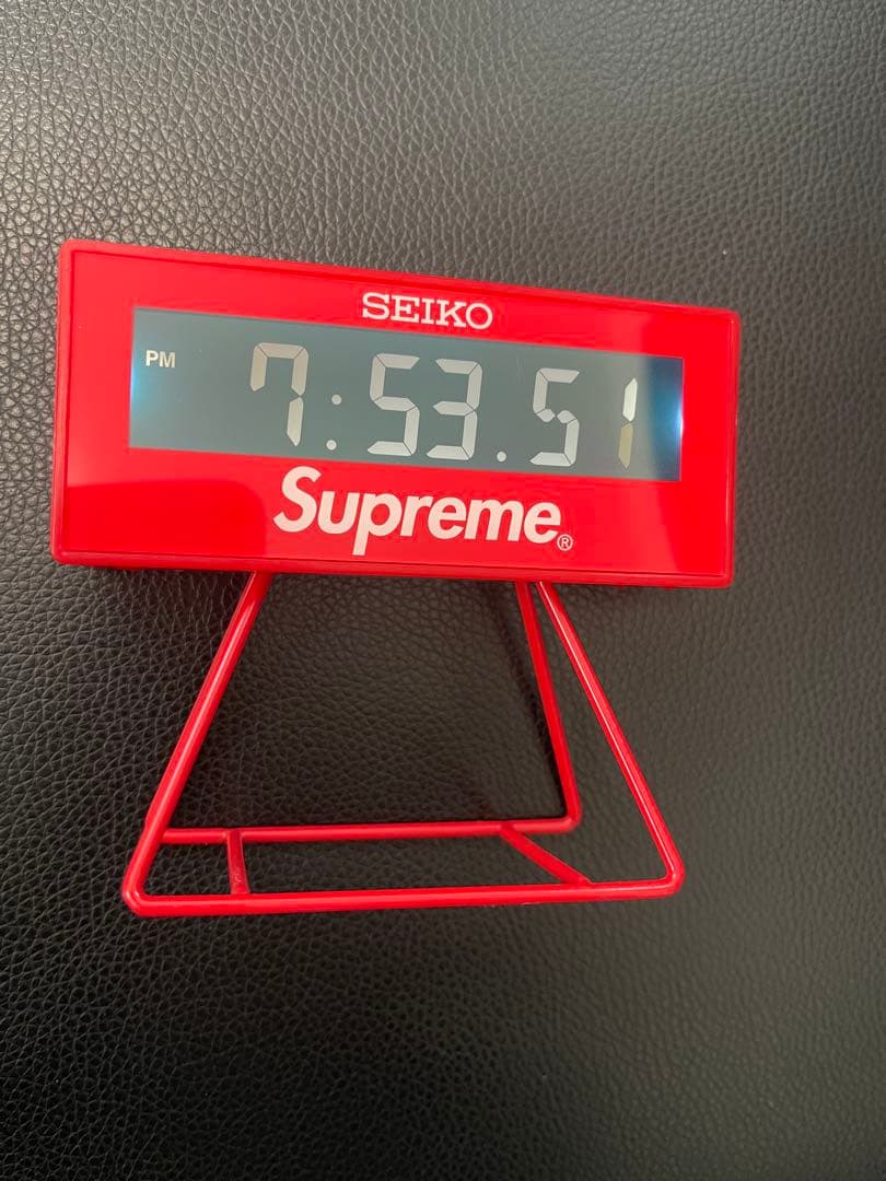SEIKO Supreme デジタル 時計 レッド ボックスロゴステッカー付 - メルカリ