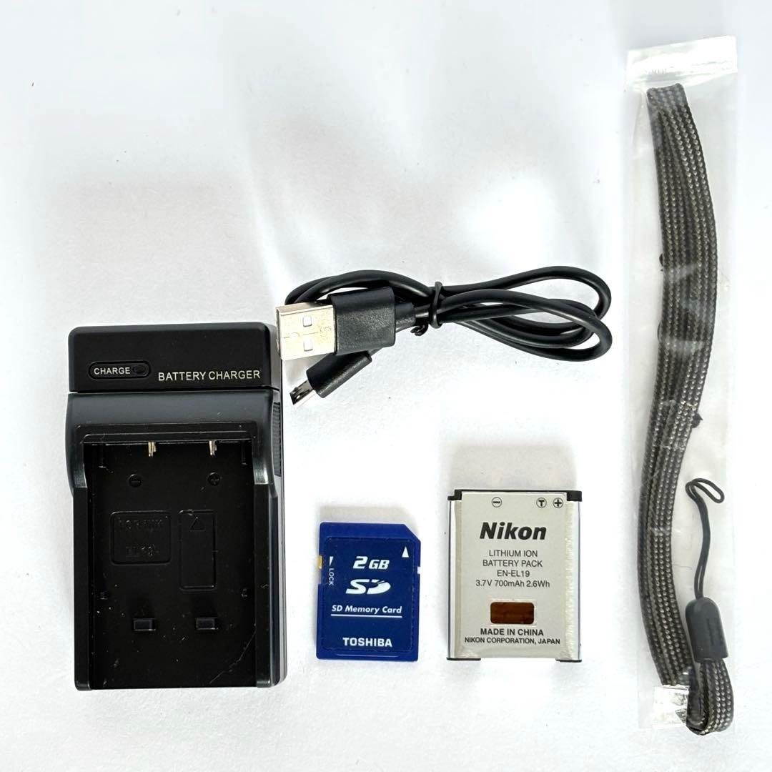 【美品】Nikon coolpix S3700 ニコン　デジカメ　SDカード付