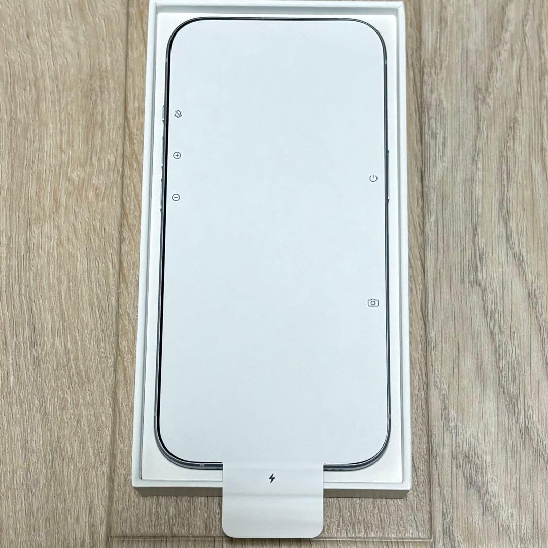 ほぼ新品バッテリー容量100% iPhone15 128GB SIMフリー 本体