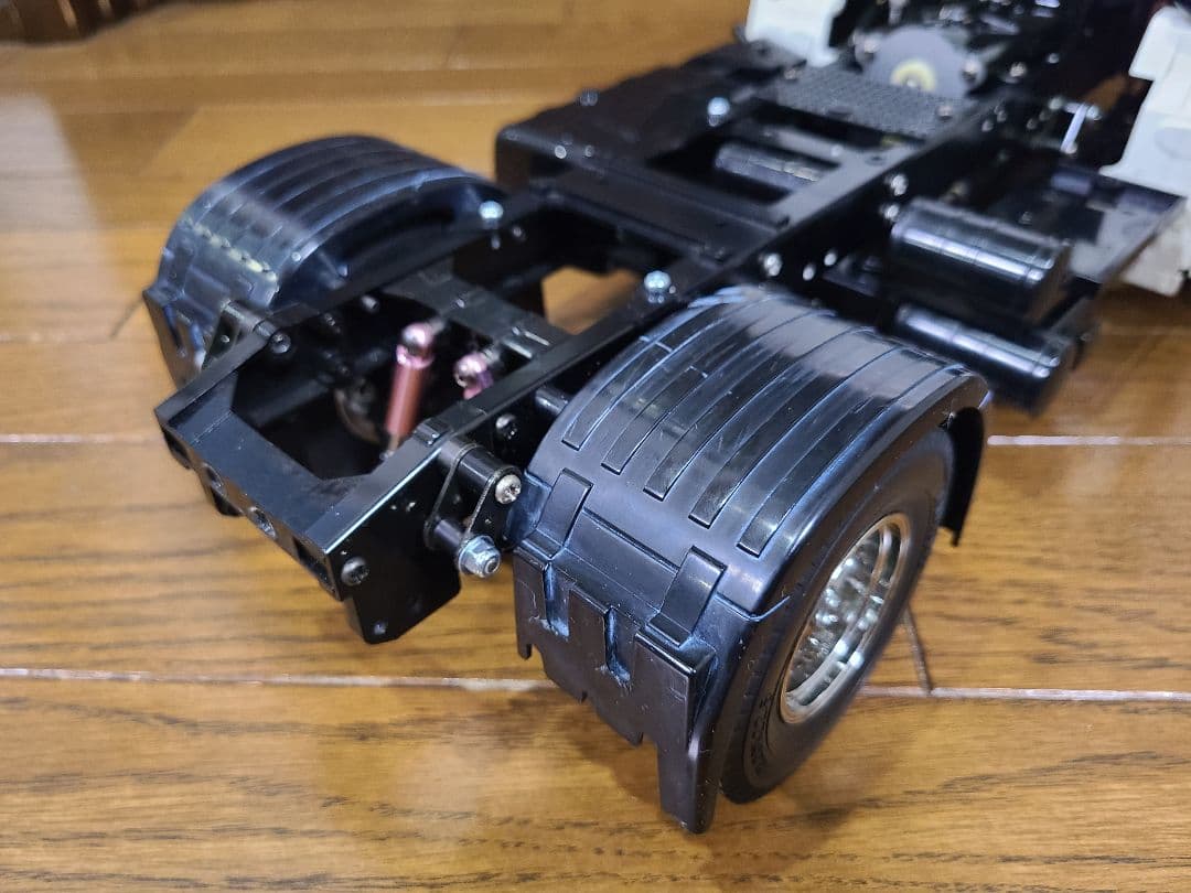 タミヤ 1/14 ビッグトラック メルセデス アロクス 4×2シャーシ