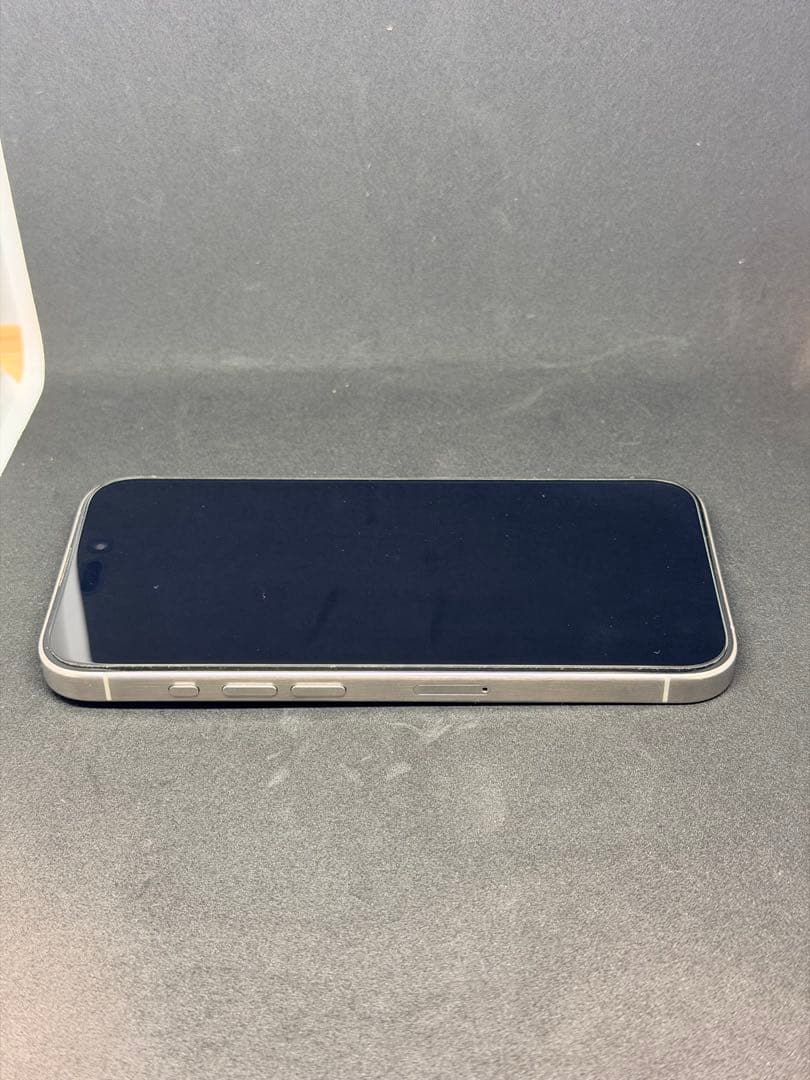 arintooo　iPhone 15 pro 256GB 極美品