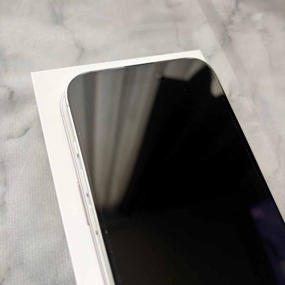 【美品】Apple iPhone 16 128GB ホワイト