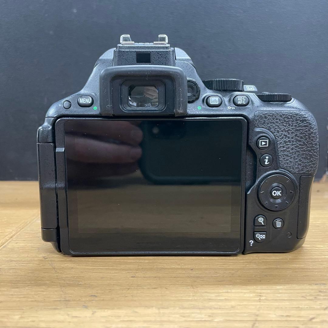 動作品 Nikon D5500 18-55mm VR レンズセット 一眼レフ