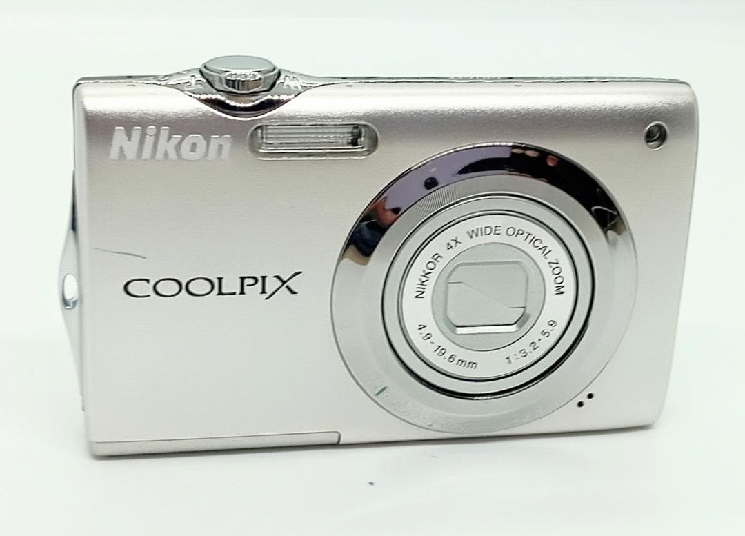 Nikon COOLPIX S3000 Silver デジタルカメラ 充電器付き