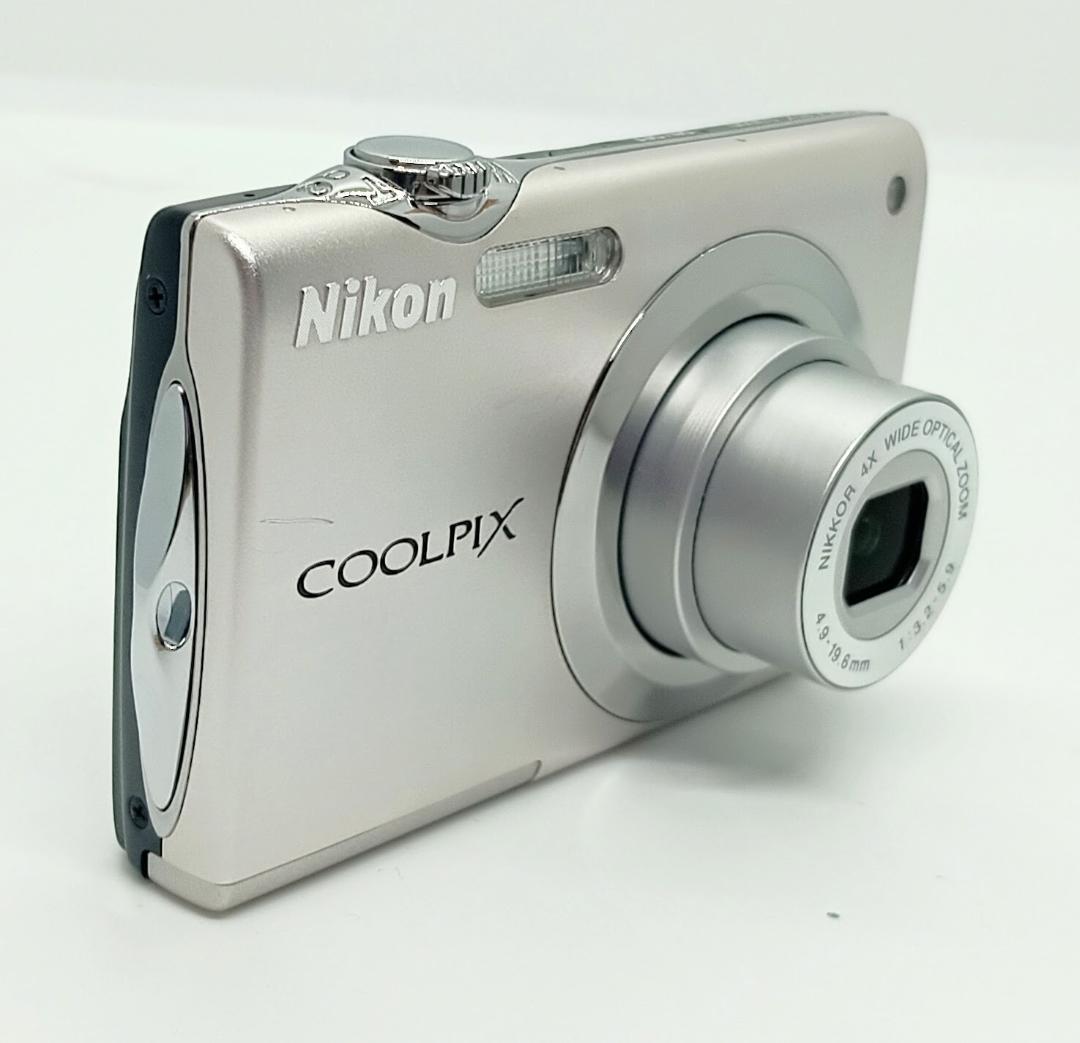 Nikon COOLPIX S3000 Silver デジタルカメラ 充電器付き