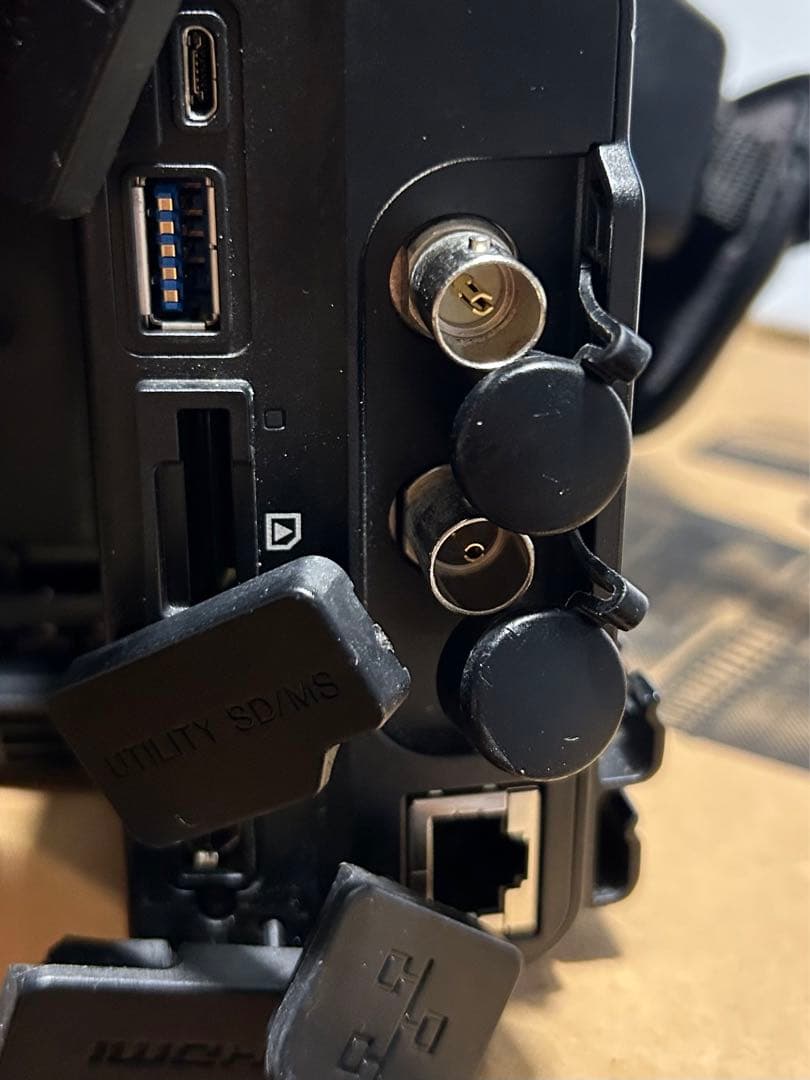 値下げしましたSONY PXW-Z190（充電器、バッテリー1本レインカバー付