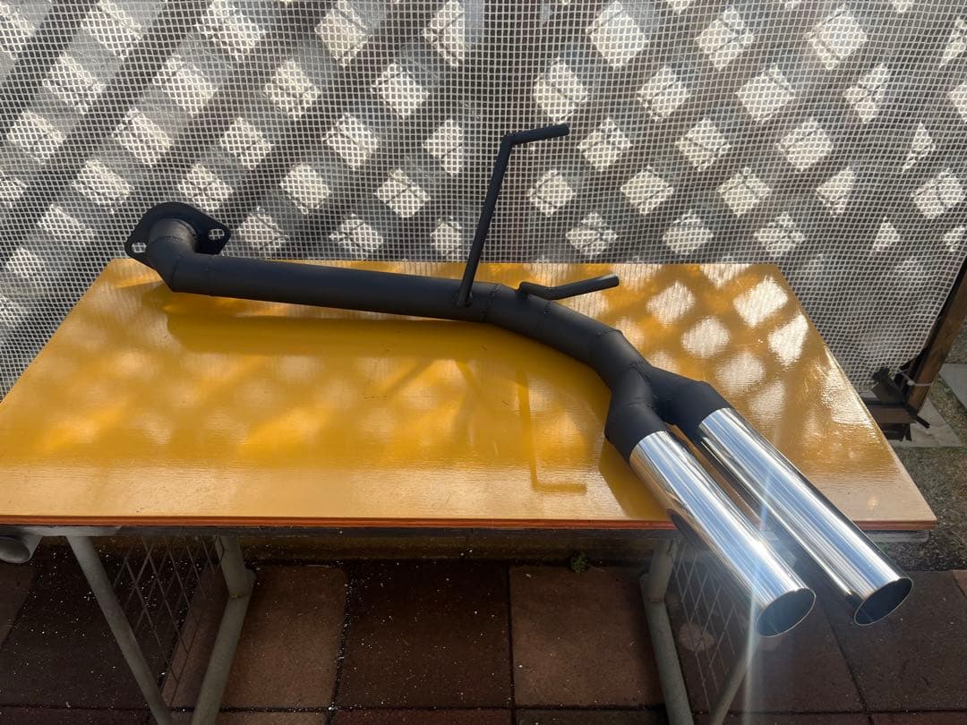 現行86！GR86 ZN8！BRZ ZD8 ！右出しデュアルマフラー! - メルカリ