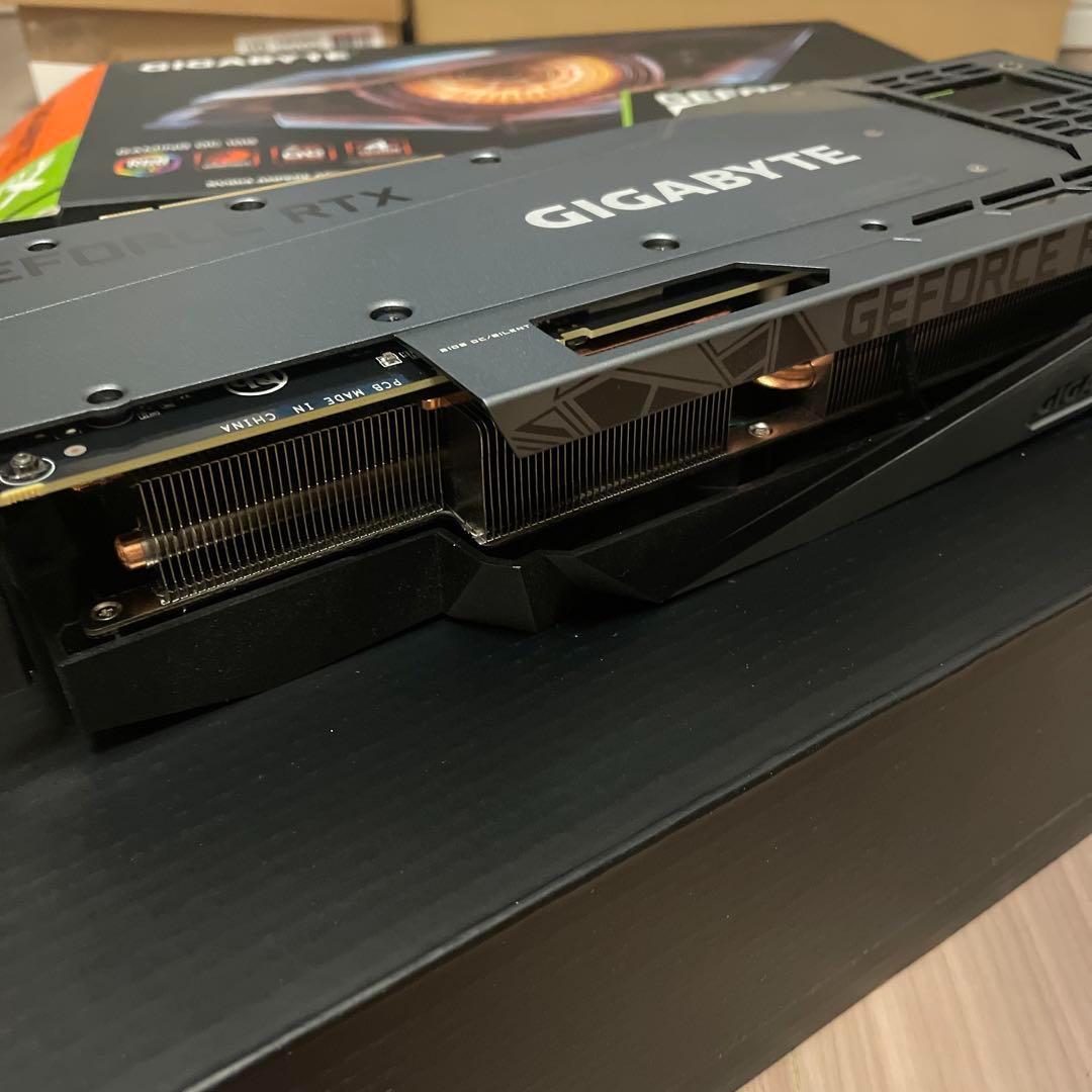 GIGABYTE. 3080 グラフィックボード