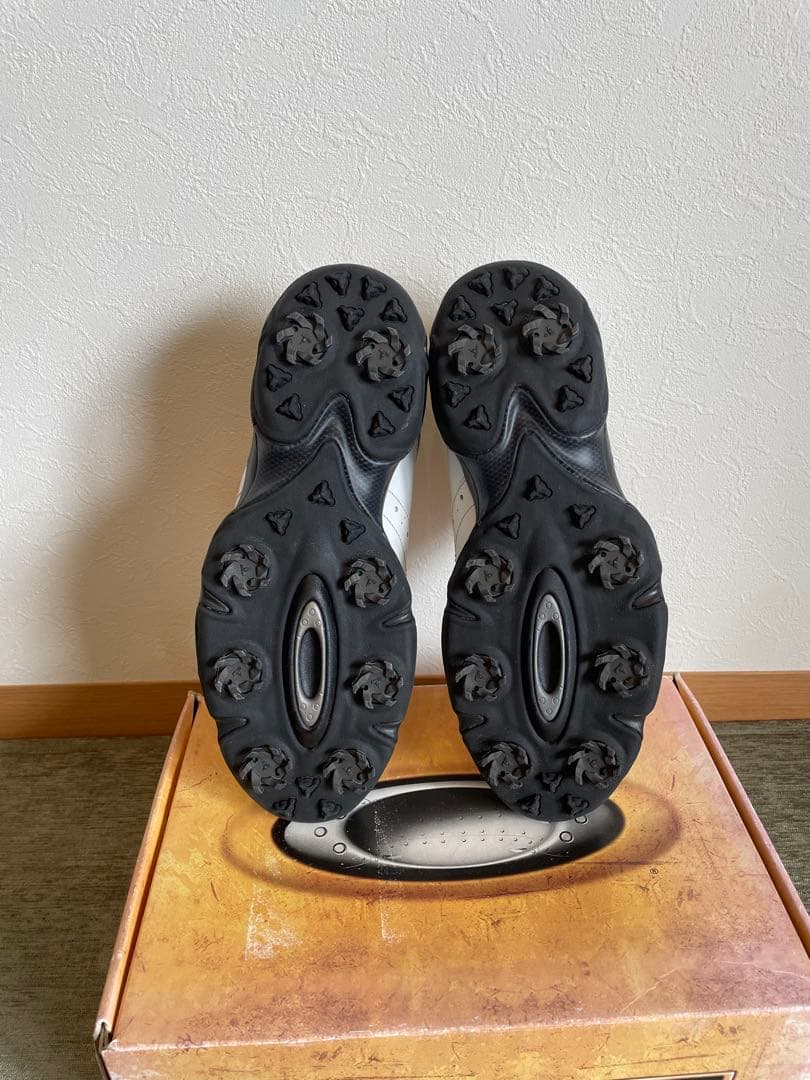 【新品】2002年製 OAKLEY ゴルフシューズ 25.5cm 白 箱付き