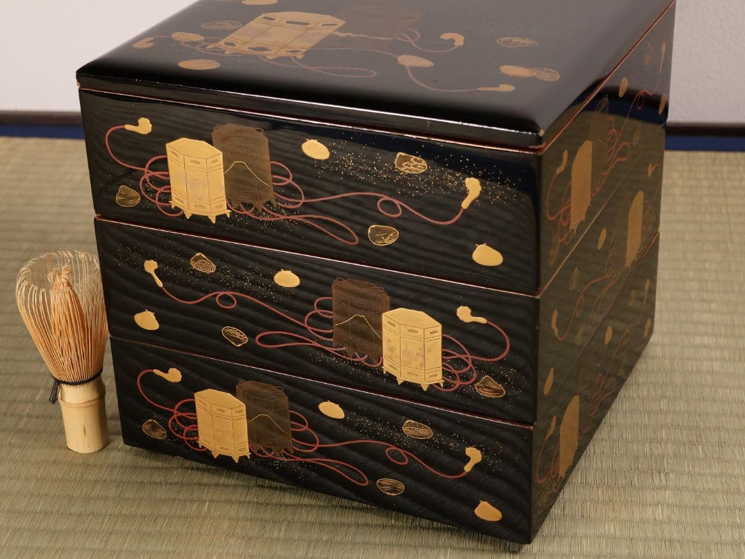 木製漆器 貝桶 金蒔絵 三段 重箱 黒塗 朱塗 梨地 雛 漆芸【MA745