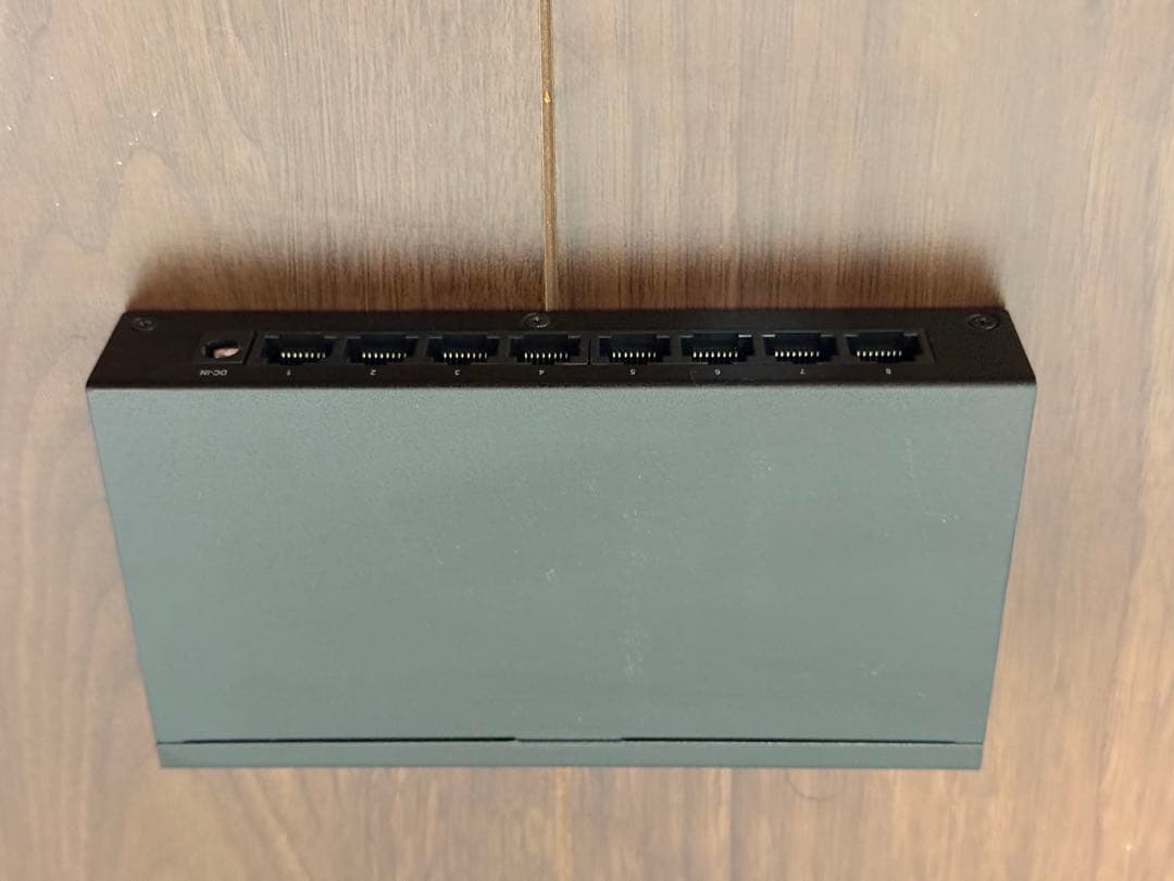 エレコム 2.5Gbps 8ポートハブ EHC-Q08MA2-HB 美品