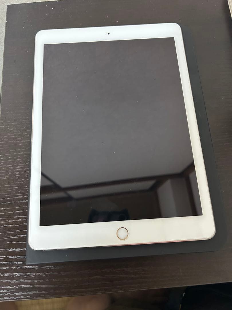 Apple iPad ゴールド pro 9.7 インチ Apple iPad Pro 9.7インチ Wi-Fiモデル 128GB MLMX2J/A [ゴールド