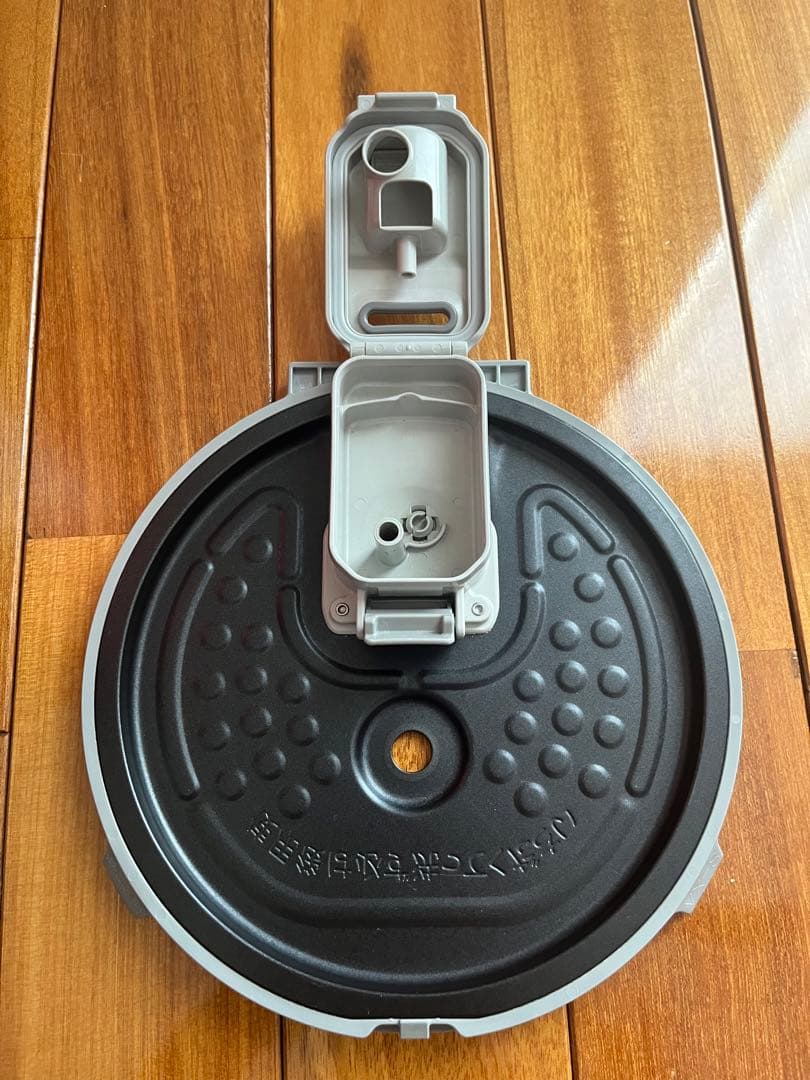 三菱 IH 炊飯器 5.5合炊き NJ-XE10E7-R 本炭釜 2019年製