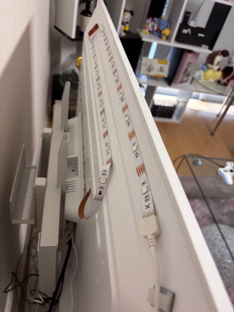 RGBバックライト付き　希少ホワイト　40V 液晶テレビ