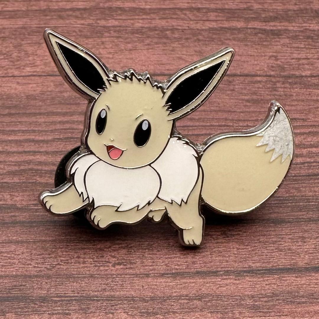 2点セット】色違い イーブイ ポケモン 金属製 ピンバッジ 他 - メルカリ
