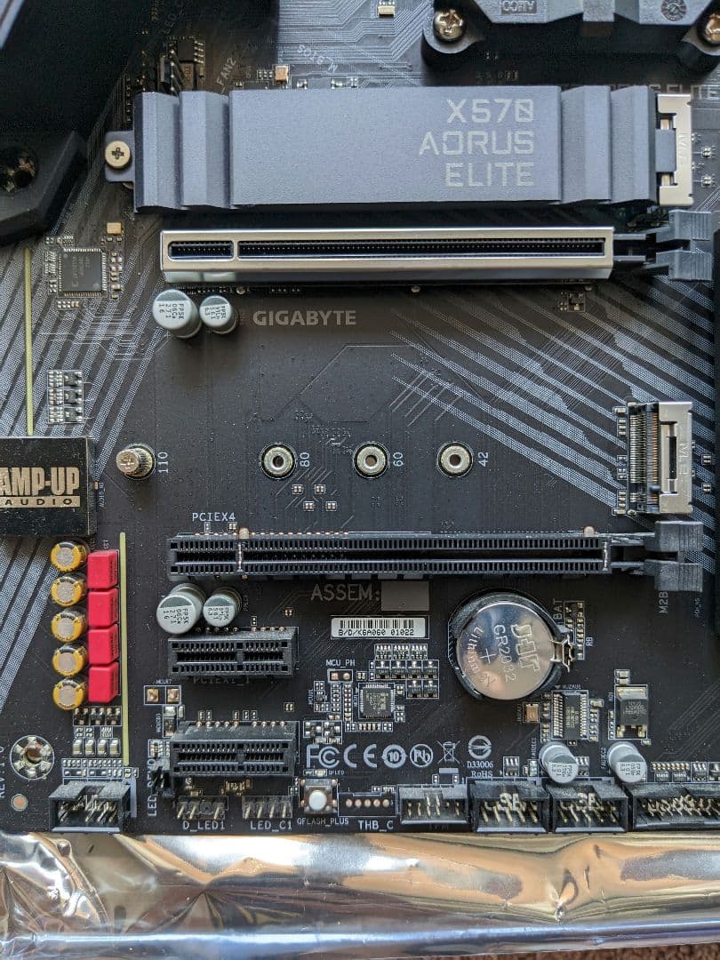 Ryzen 7 3700X、X570 マザーボード、16GB DDR4 セット