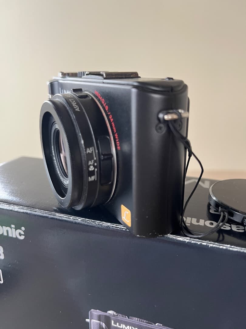 Panasonic LUMIX LX3 コンパクトデジタルカメラ