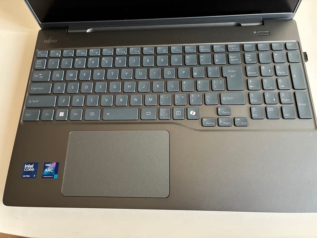 富士通 ノートパソコン グレー