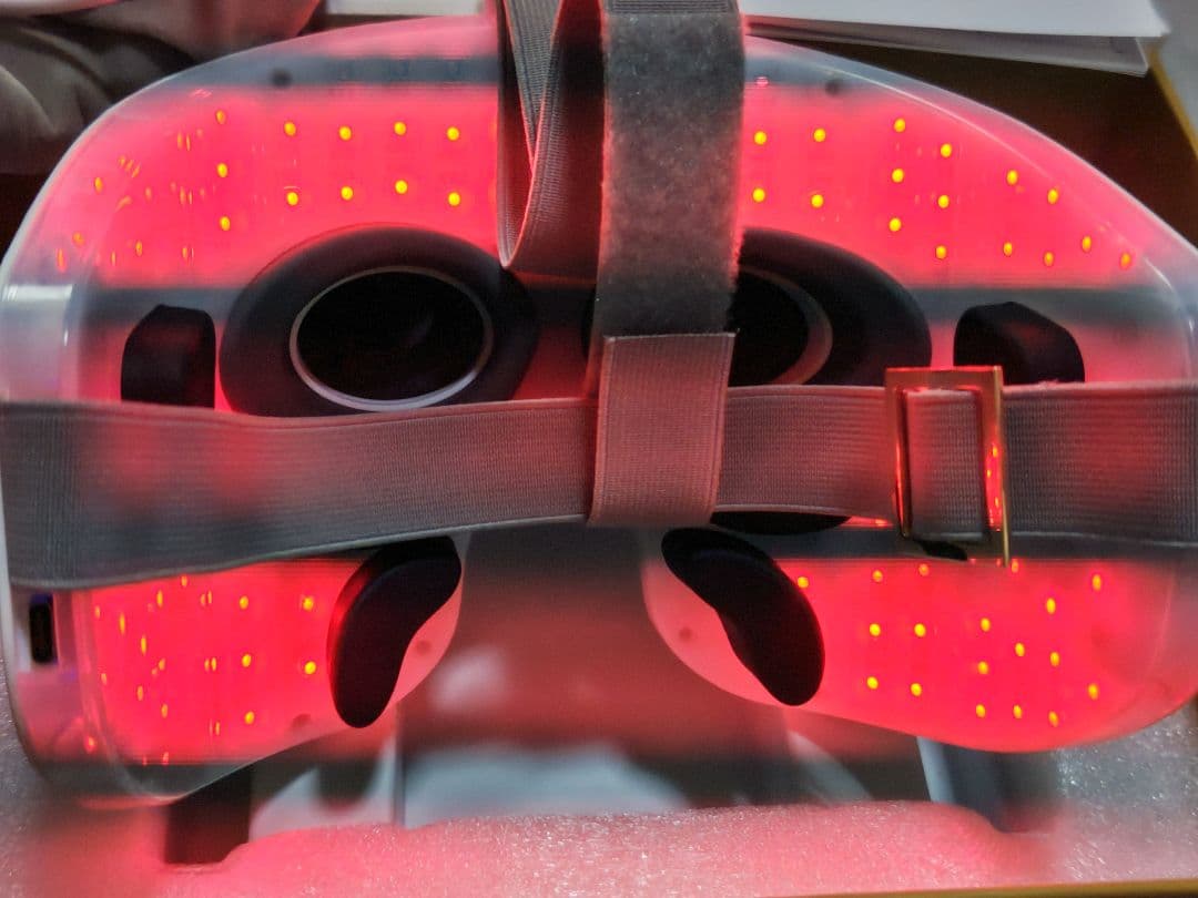 プリージングサン　EMS光美容マスク　ホワイト