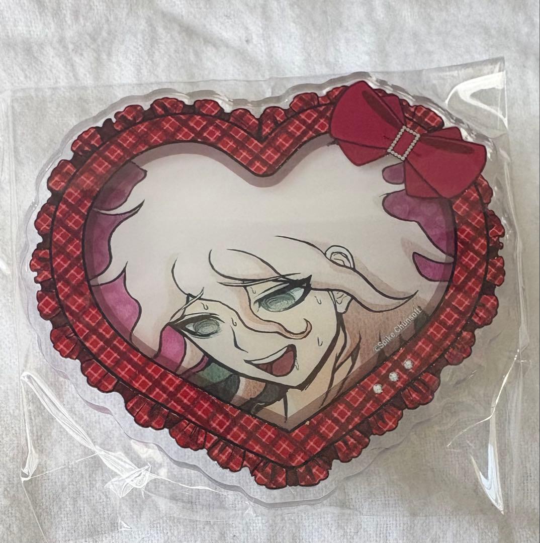 ダンガンロンパ 狛枝凪斗 ハート型アクリルバッジ - メルカリ