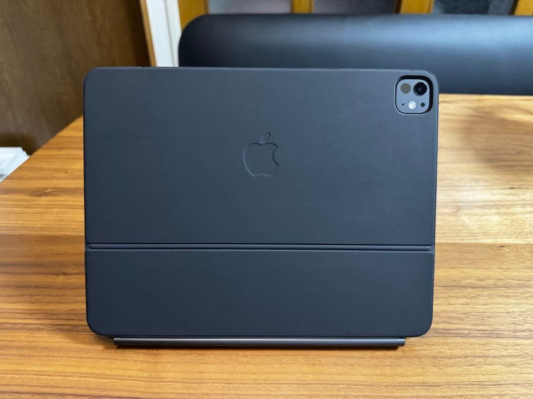 iPad Pro13インチ(M4・512GB・WiFiモデル)+USキーボード