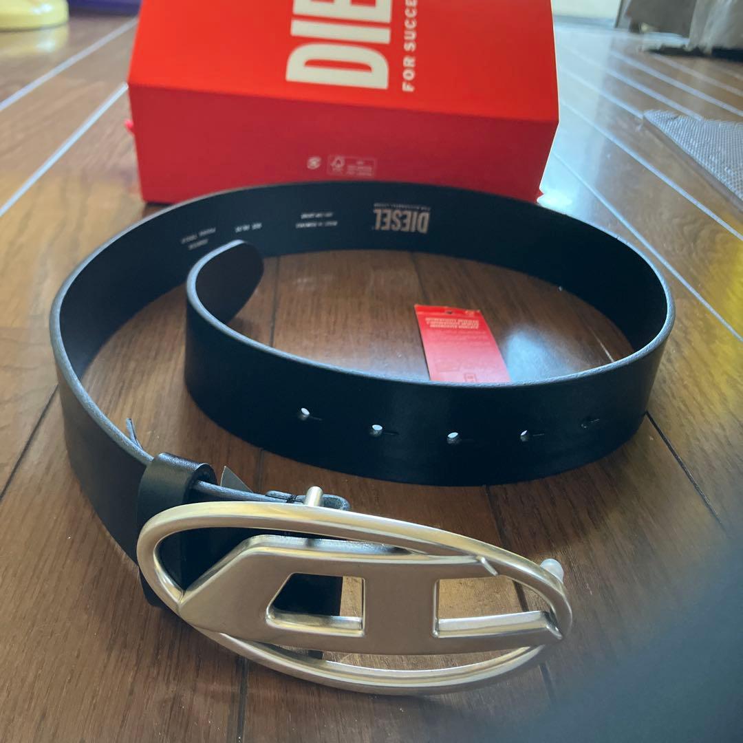 DIESEL ディーゼル Dロゴ バックル レザーベルト ブラック　80 Diesel ロゴバックル レザーベルト | ブラック | FARFETCH JP