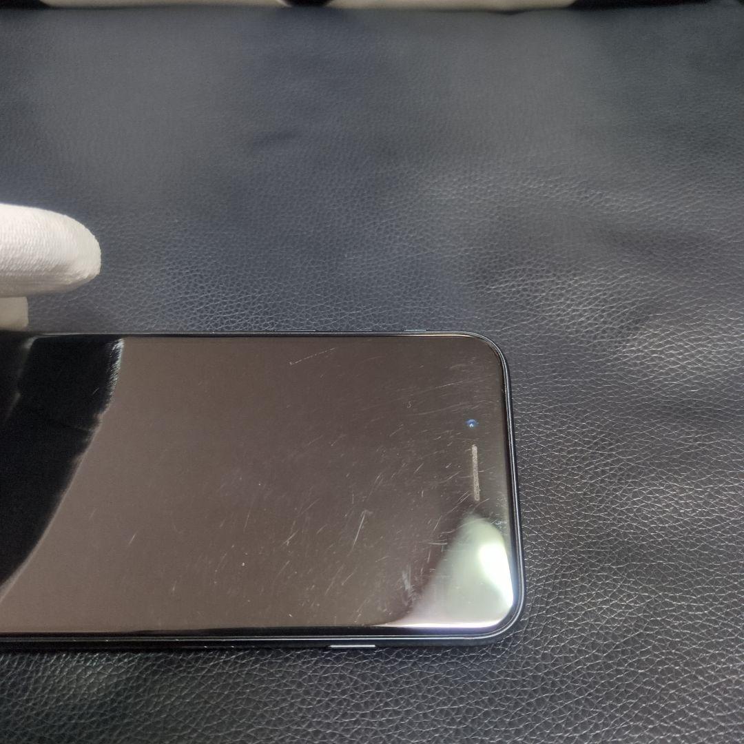 81　iPhone　SE 第3世代　128gb 黒　SIMフリー　se3