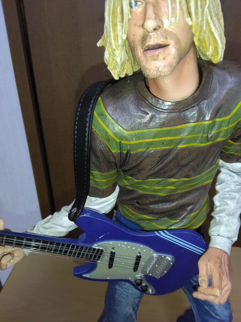 カートコバーン フィギュア nirvana ビッグサイズ - メルカリ