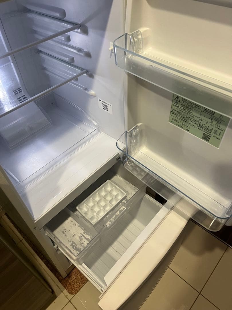 Panasonic 二ドア冷蔵庫 ホワイト　NR B14DW W