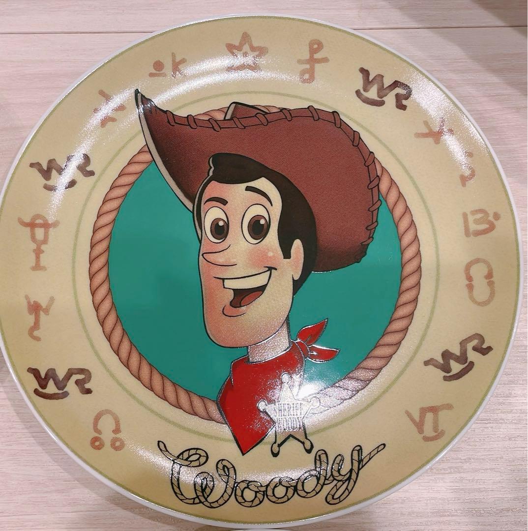 トイストーリー ウッディのラウンドアップ絵皿 美品 - メルカリ