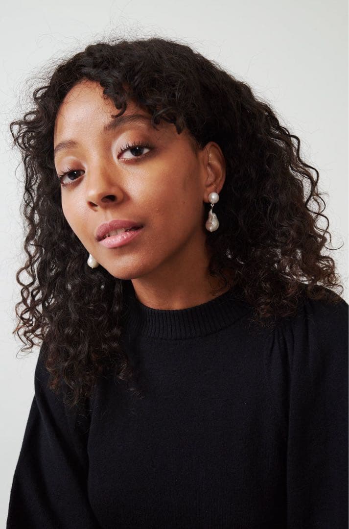 SOPHIE BUHAI Essential Black Pearl ピアス