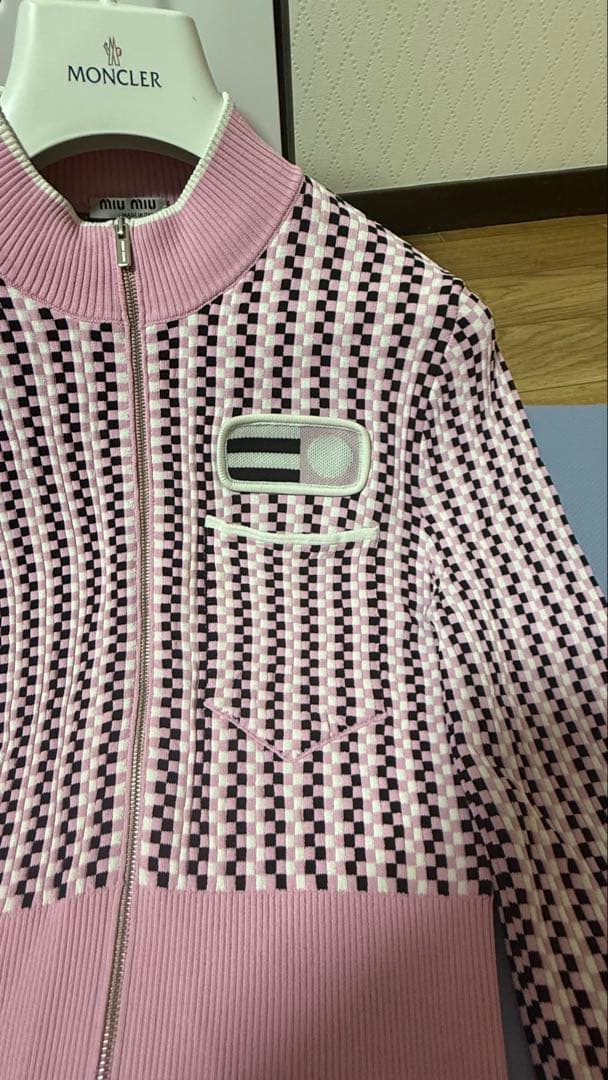 最終価格 ほぼ新品Sサイズ MIU MIU 伸縮性 カーディガン - メルカリ