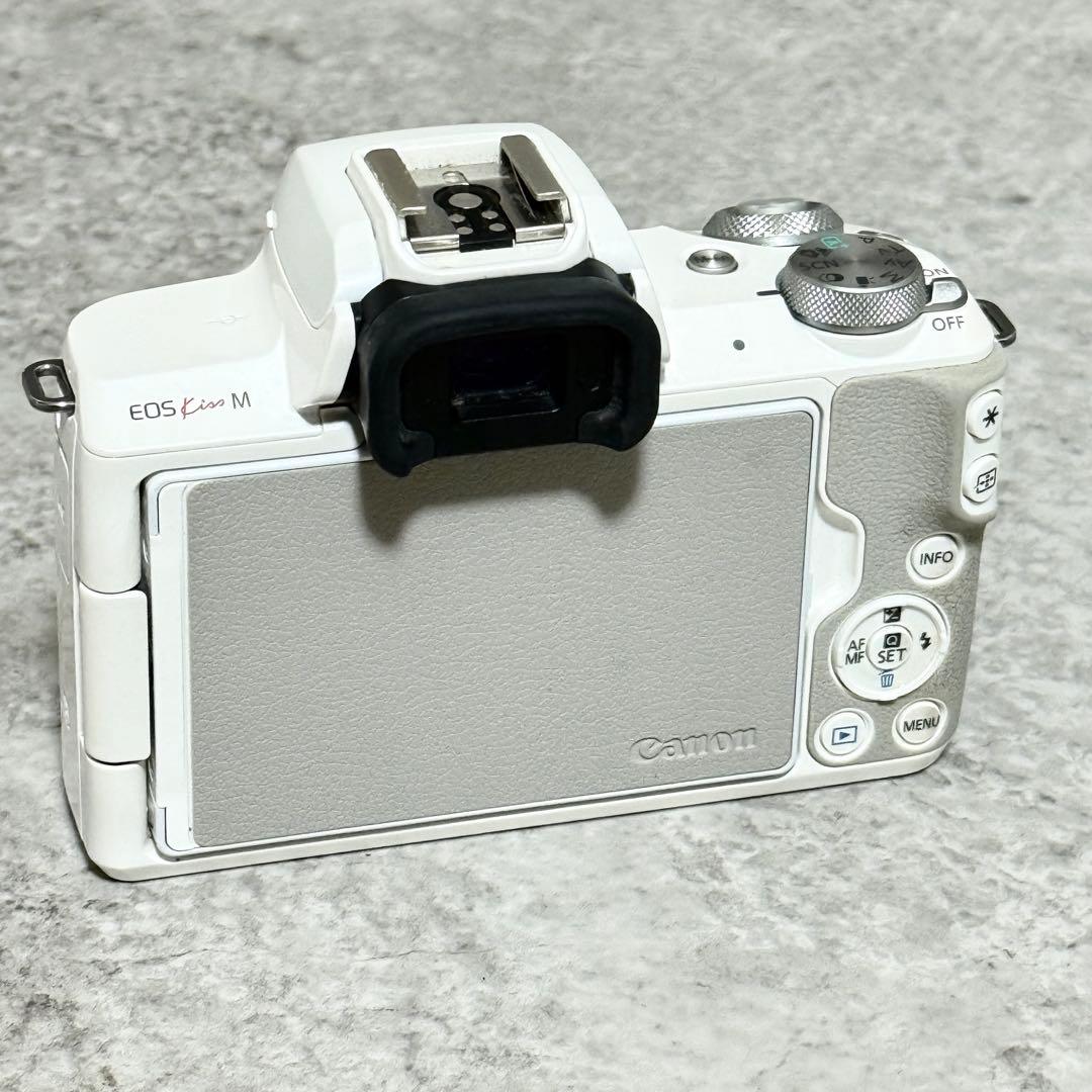専用☆ジャンク☆キヤノン EOS KISS M ホワイト ボディのみ/CANON