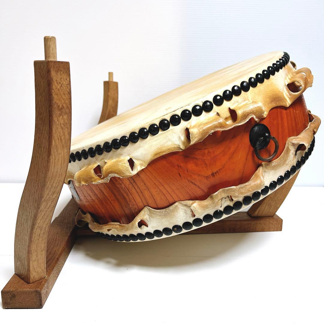 美品】 岡田屋布施 台座 平太鼓 40cm×15cm バチ付き 和太鼓 打楽器