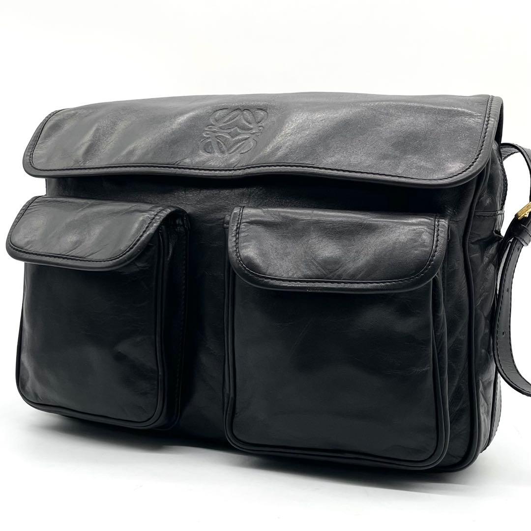 【極美品】ロエベ メッセンジャーバッグ アナグラム ナッパレザー 斜め掛け 黒 ロエベ バッグ ショルダーバッグ アナグラム ナッパレザー ブラック