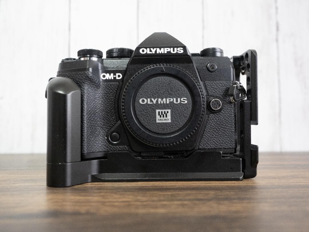 【ジャンク】送料込オリンパスOM-D E-M5 Mark III本体と付属品多数