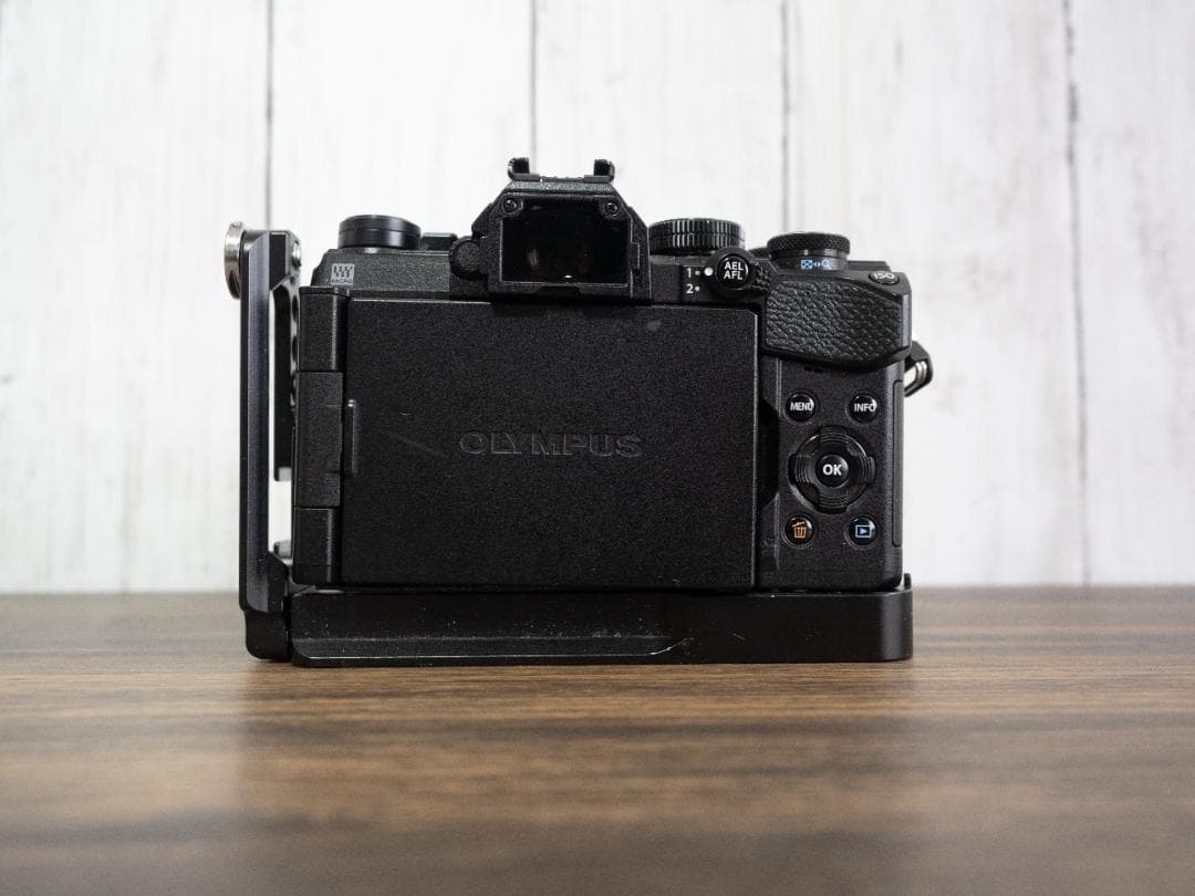 【ジャンク】送料込オリンパスOM-D E-M5 Mark III本体と付属品多数