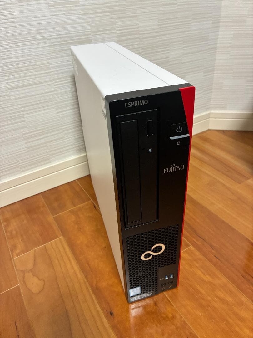 富士通 Esprimo デスクトップPC ホワイト/レッド FUJITSU ESPRIMO デスクトップPC レッド×ホワイト ESPRIMO 富士通