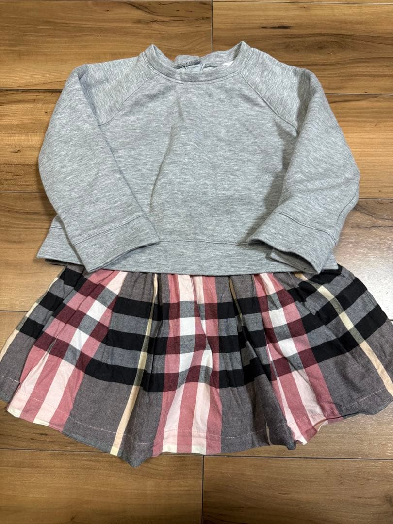 バーバリーチルドレン ワンピース グレー トレーナー - メルカリ