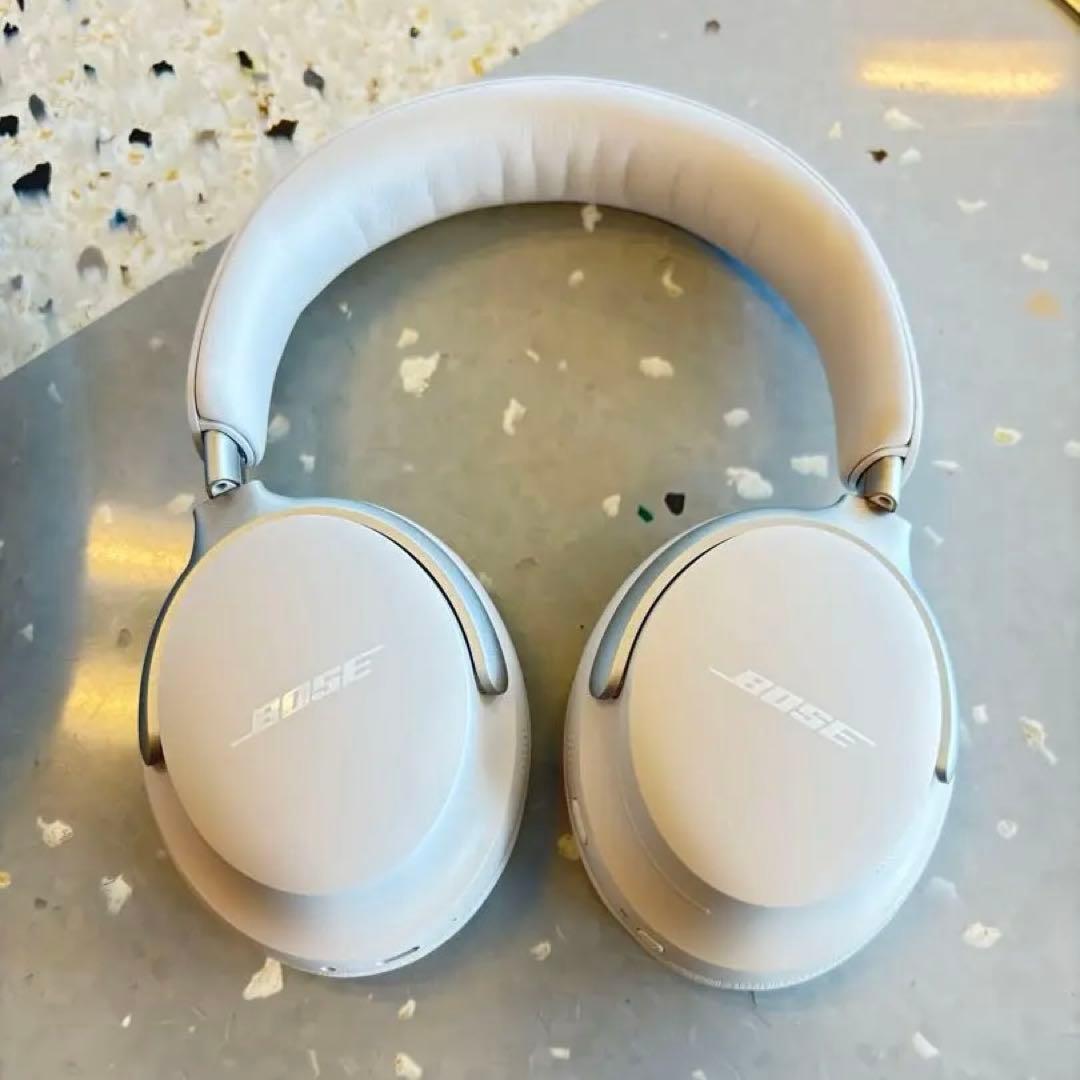【ほぼ新品・最新モデル】Bose QuietComfort Ultra ホワイト