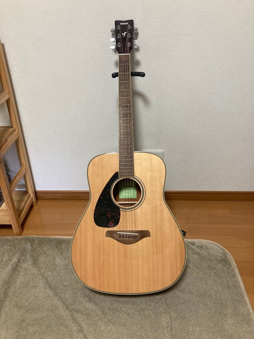 YAMAHA FG820L 左利き用　アコギ　カポ、チューナー付き YAMAHA FG820L NT (ナチュラル) アコースティックギター 左利き用