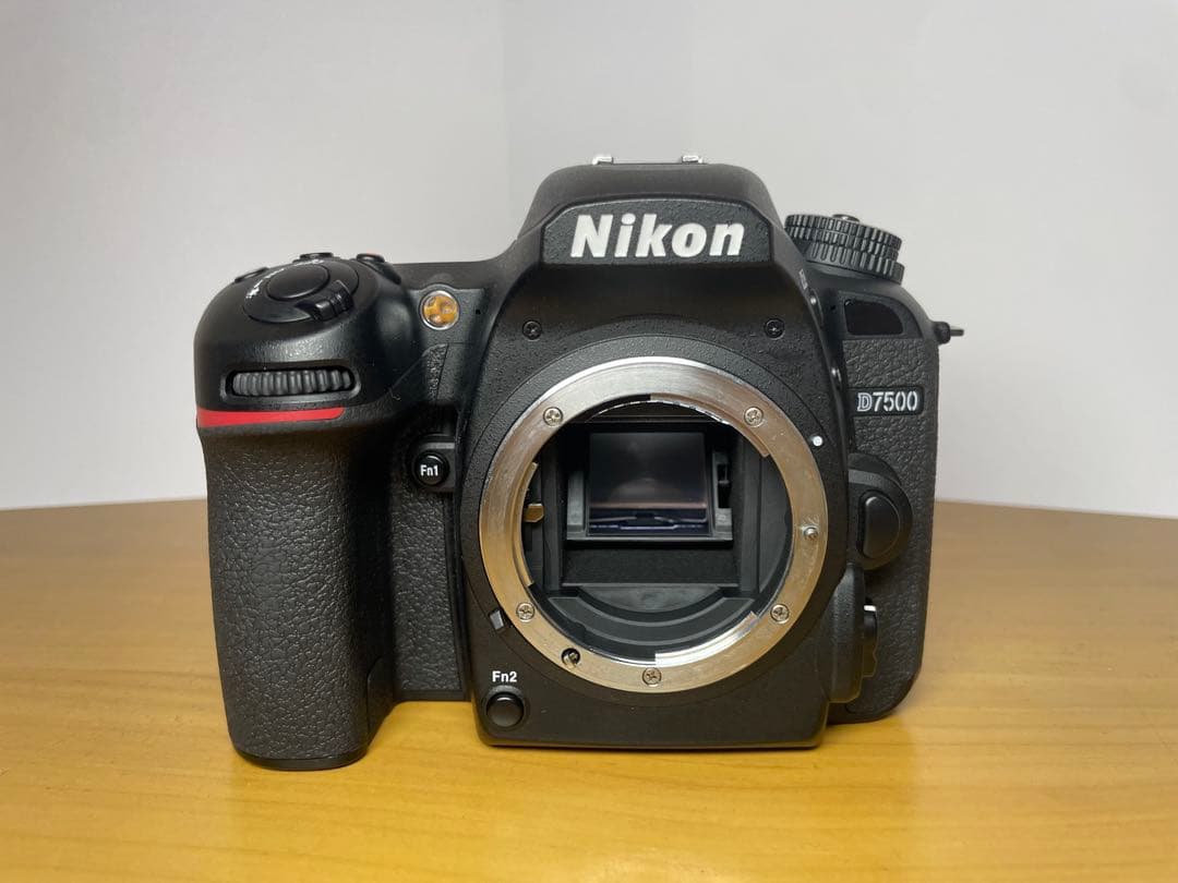 【美品】Nikon D7500 デジタル一眼レフ レンズ2本セット　保証付